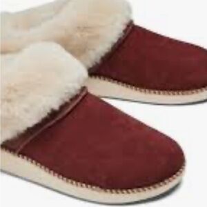 OluKai Women's Ku’i Burgundy Suede Genuine Shearling Slip-On Slippers Sz 8